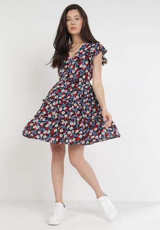 Czarna Sukienka Thesiasse