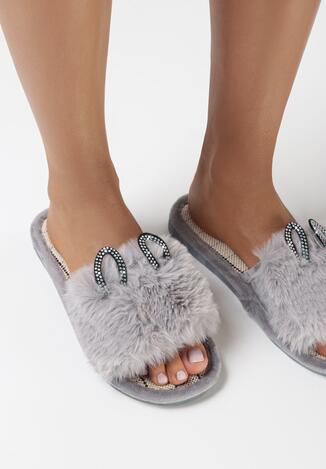 Szare Kapcie Qaddisin