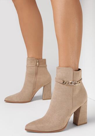 Ciemnobeżowe Botki na Słupku z Biżuteryjnym Łańcuszkiem Janga