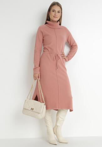 Różowa Sukienka Wełniana i Golfem Wiązana w Talii Metarpia