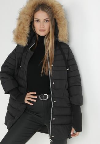 Czarna Kurtka Pikowana z Szerokim Ściągaczem przy Rękawach Rese