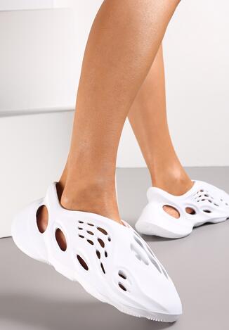 Białe Sneakersy z Pianki Zdobione Wycięciami Harelle