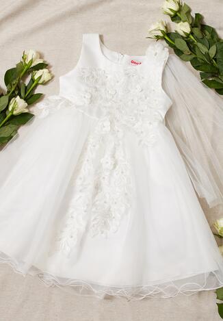 Biała Balowa Sukienka Ozdobiona Różami Perełkami i Tiulem Namiko