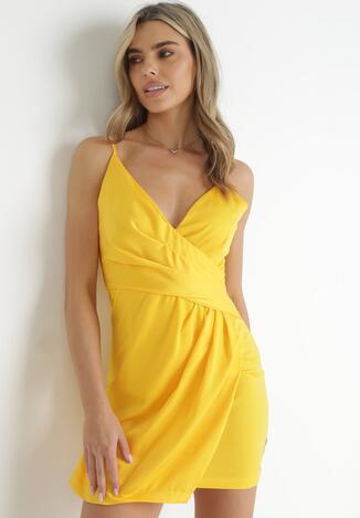 Żółta Sukienka Mini z Głębokim Kopertowym Dekoltem i Marszczeniem Kaylora