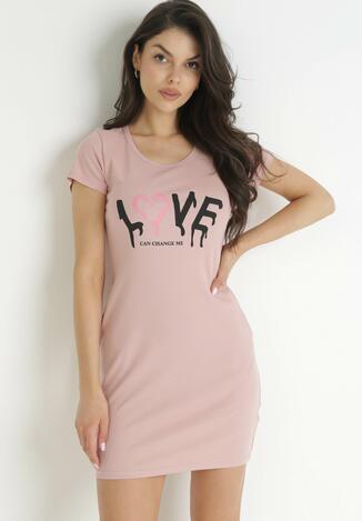 Różowa Bawełniana Sukienka T-shirtowa z Napisem Avera
