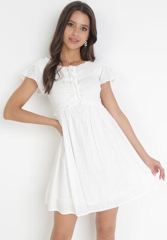 Biała Rozkloszowana Sukienka Mini z Ozdobnym Dekoltem i Gumką w Pasie Laviana