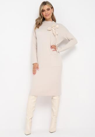 Jasnobeżowa Pudełkowa Midi Sukienka z Półgolfem i Kieszeniami oraz Kokardkami Rito