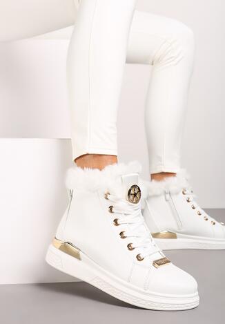 Białe Botki z Futerkiem Wokół Kostki i Metalicznymi Naszywkami Peilana