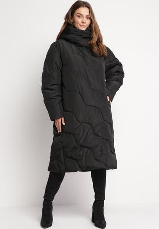 Czarna Długa Kurtka Płaszcz z Nieodpinanym Kapturem Ozdobiona Pikowaniem Nenzova