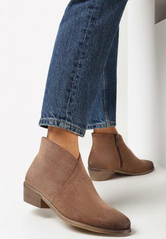 Brązowe Botki z Imitacji Zamszu z Lekko Asymetryczną Cholewką Ambara
