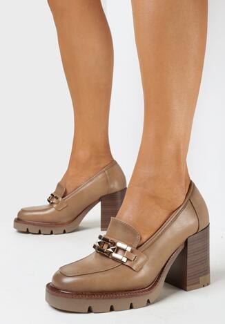 Beżowe Półbuty na Słupkowym Obcasie z Metaliczną Ozdobą Senava