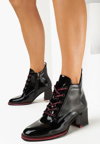 Czarne Lakierowane Botki na Słupku z Ozdobnym Sznurowaniem Psemma