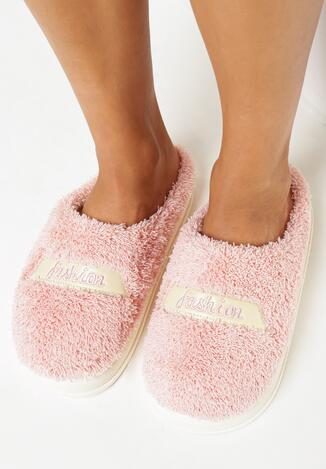 Różowe Kapcie Futrzane z Naszywką Alcikka