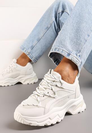 Białe Sneakersy na Tłoczonej Podeszwie z Ozdobnym Sznurowaniem i Wstawkami z Siateczki Xerxia