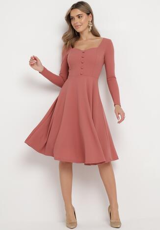 Różowa Rozkloszowana Sukienka Midi z Kwadratowym Dekoltem i Guzikami Anemonia