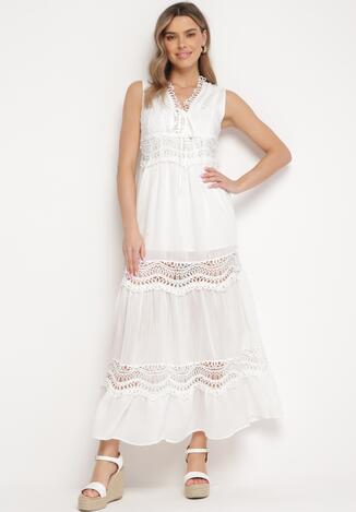 Biała Rozkloszowana Sukienka z Ażurowymi Zdobieniami Maxi Savanlia