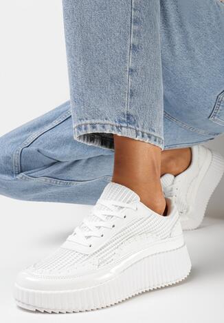 Białe Sneakersy z Patchworkową Cholewką i Tłoczoną Platformą Geridia