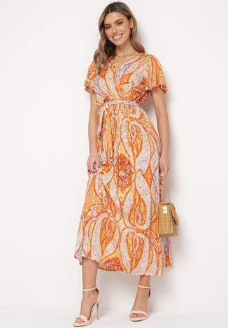 Pomarańczowa Długa Sukienka z Wiskozy z Kopertową Górą i Geometrycznym Wzorem Amareth