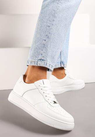 Białe Sneakersy Sznurowane o Klasycznym Fasonie Kauma