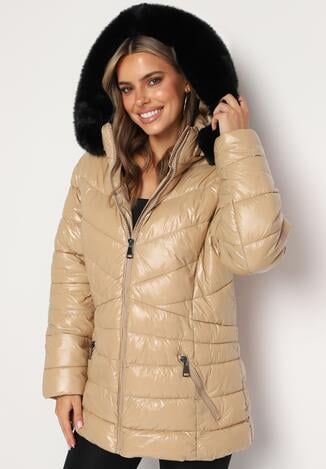 Beżowa Kurtka z Pikowaniem i Futerkiem Przy Kapturze Nejlo