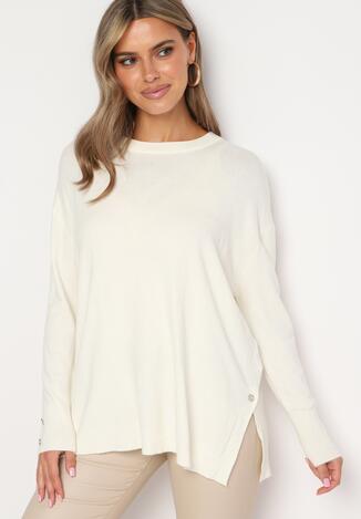 Biały Sweter o Luźnym Fasonie z Guzikami i Cyrkoniami oraz Rozcięciami po Bokach Lerisina