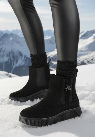 Czarne Botki Sztyblety na Platformie z Metalowym Detalem przy Cholewce Danellia