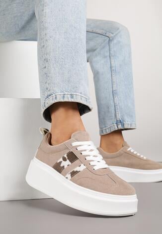 Ciemnobeżowe Sneakersy Kultowe Tenisówki na Platformie z Koturnem i Paskami Ozdobionymi Wzorem w Łaty Elisara