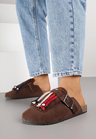 Brązowe Klapki Mule w Stylu Boho z Ozdobnymi Frędzlami Varre