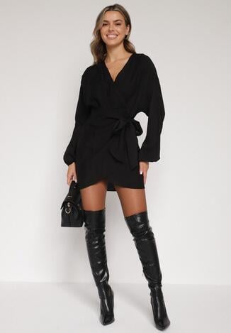 Czarna Wiskozowa Sukienka Kopertowa z Wiązaniem i Bufiastymi Rękawami Onevia