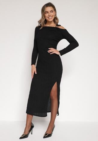 Czarna Dopasowana Sukienka z Metaliczną Ozdobą na Ramieniu Reilara