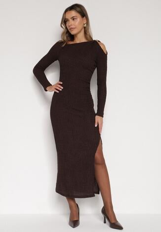 Brązowa Dopasowana Sukienka z Metaliczną Ozdobą na Ramieniu Reilara