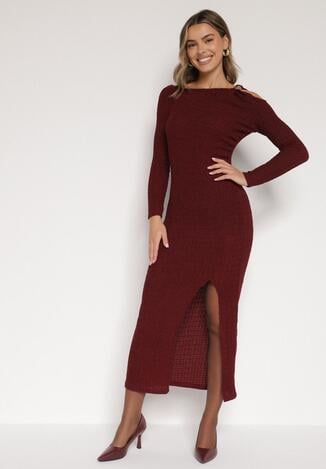 Bordowa Dopasowana Sukienka z Metaliczną Ozdobą na Ramieniu Reilara
