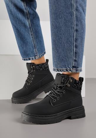 Czarne Trapery Zdobione Wzorzystymi Wstawkami Vetiane