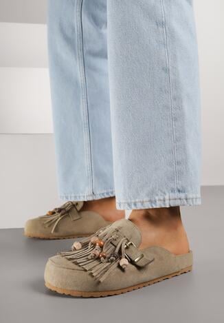 Zielone Klapki na Grubej Podeszwie z Frędzlami Klamrami i Koralikami Glysnell