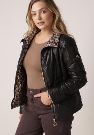 Czarna Dwustronna Kurtka Pikowana Ozdobiona Naszywką i Panterką Nemopis