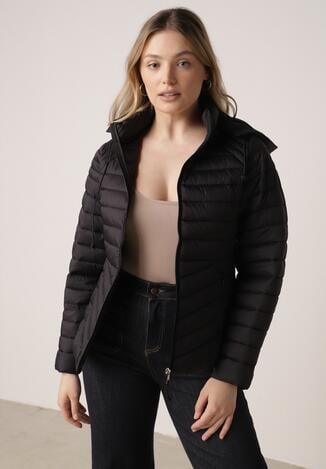 Czarna Klasyczna Kurtka Przejściowa z Pikowaniem i Odpinanym Kapturem Pretiella