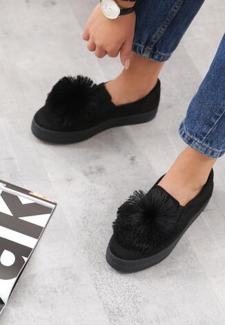 Czarne Slip On Tassel