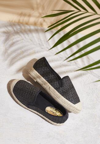 Czarne Espadryle Nonassociation