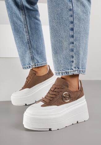 Ciemnobeżowe Sneakersy Vices na Platformie Zdobione Okrągłą Aplikacją Wodvire