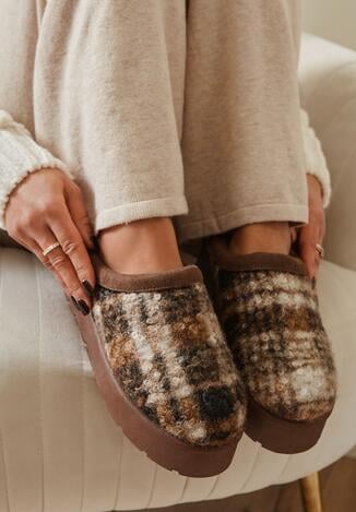 Brązowe Śniegowce na Grubej Podeszwie z Niską Cholewką w Kratę Clavera