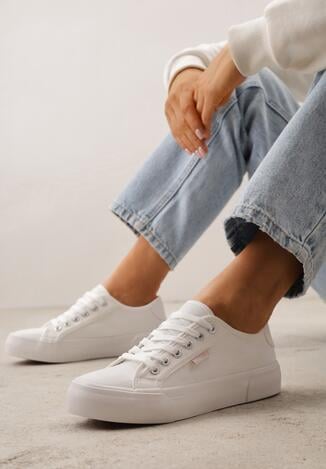 Teniși înalți Albi