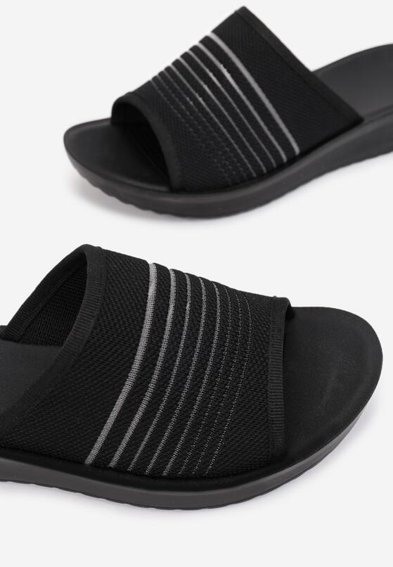 Czarne Klapki Othreasi 6