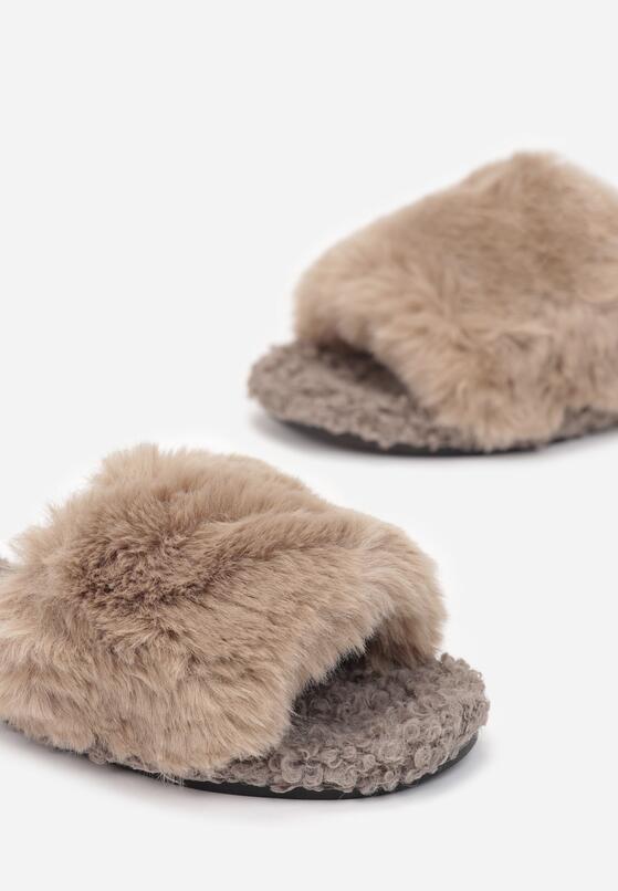 Szürke színűek papucs 5