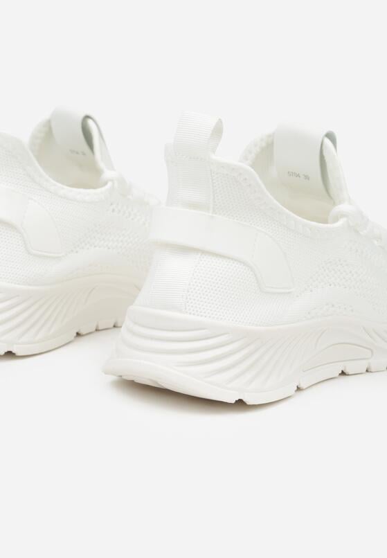 Fehér sportcipő 10