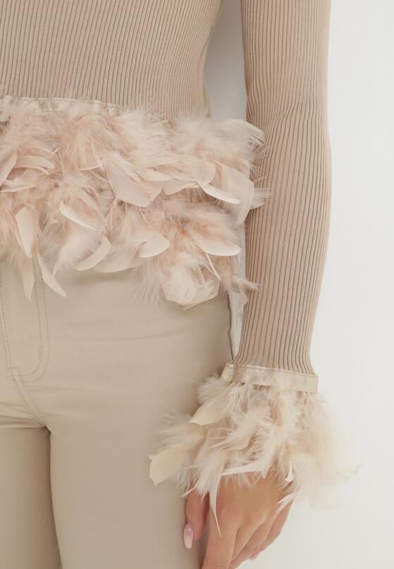 Beżowy Sweter Prążkowany z Piórkami Kophi 5