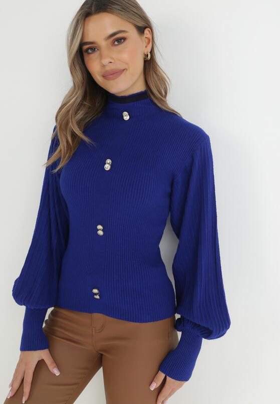 Granatowy Golf z Biżuteryjnymi Guzikami i Bufiastym Rękawem Dama 2