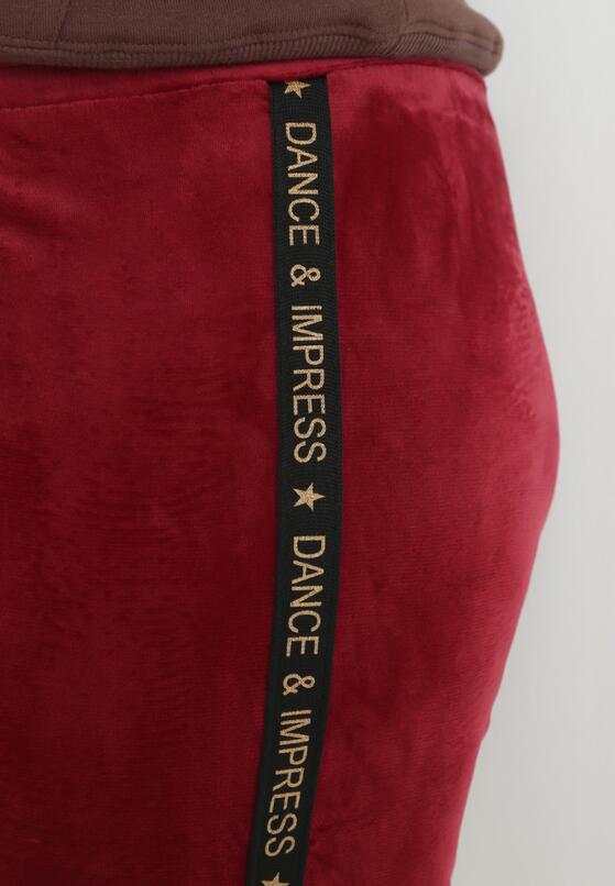 Bordowe Spodnie Dresowe Welurowe z Lampasami Yege 5