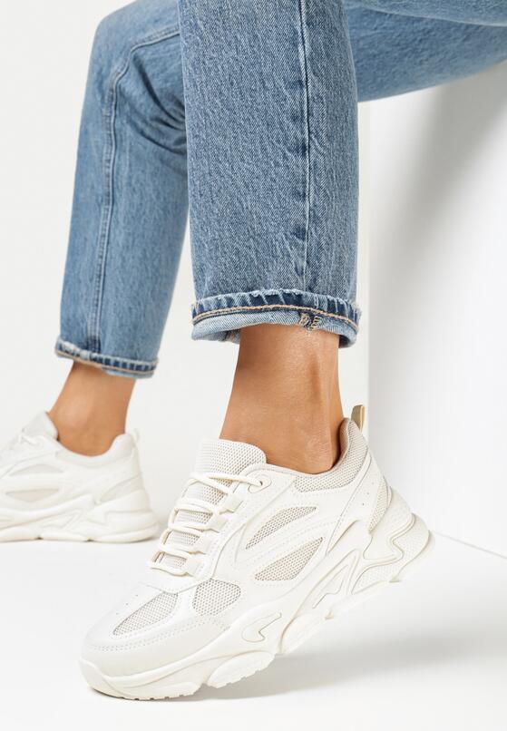 Beżowe Sneakersy z Bieżnikiem i Naszywkami Hene 1