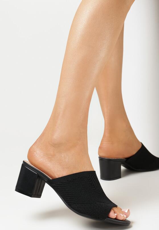 Czarne Klapki na Słupku z Szerokim Ozdobnym Paskiem Zheni 2
