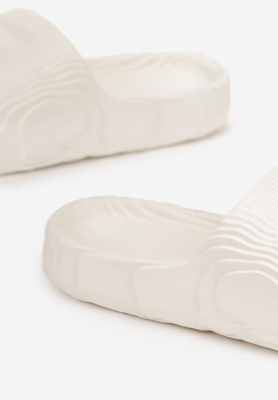 Białe Piankowe Klapki na Grubej Podeszwie Aplia 5